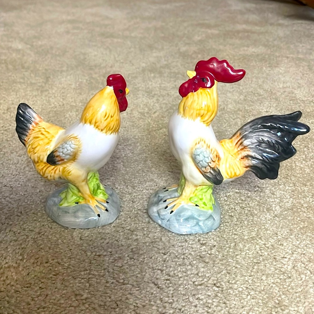 Chicken and Rooster Vintage Country Decor